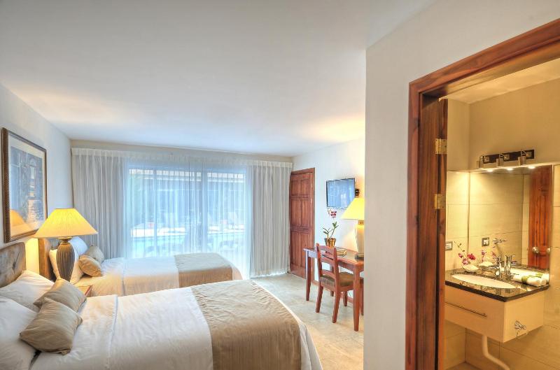 Beachfront Hotel Tramonto - image 4