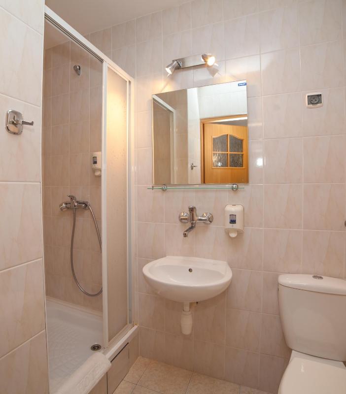 Double Room image 3