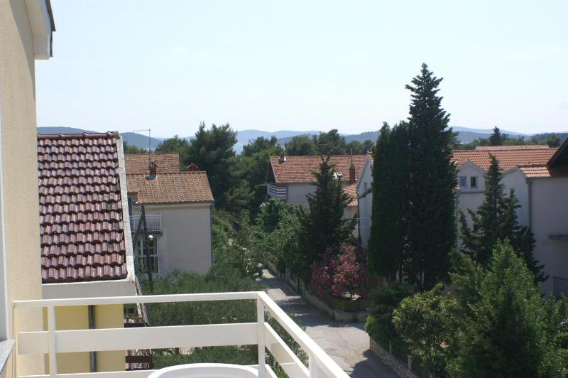Studio with Balcony image 2