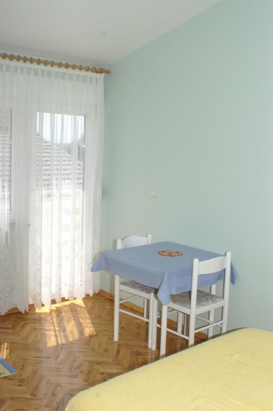 Studio with Balcony image 4