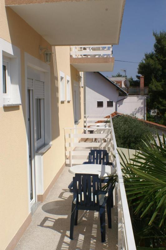 Studio with Balcony image 3