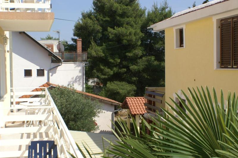 Studio with Balcony image 2