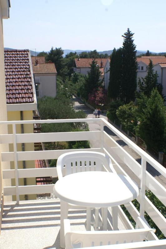 Studio with Balcony image 3