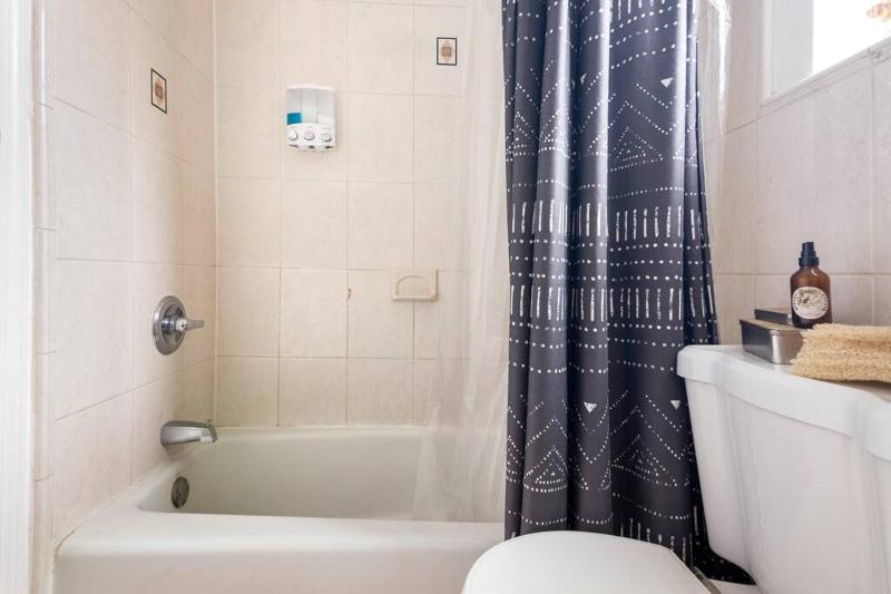 The Cozy Villa-private parking - image 11