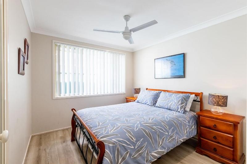 The Bay House 48 Government Road Shoal Bay Ducted air conditioning 5 bedroom holiday home with Wi Fi Foxtel - image 12