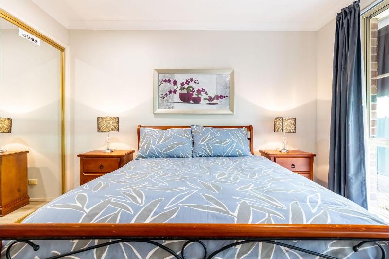 The Bay House 48 Government Road Shoal Bay Ducted air conditioning 5 bedroom holiday home with Wi Fi Foxtel - image 2