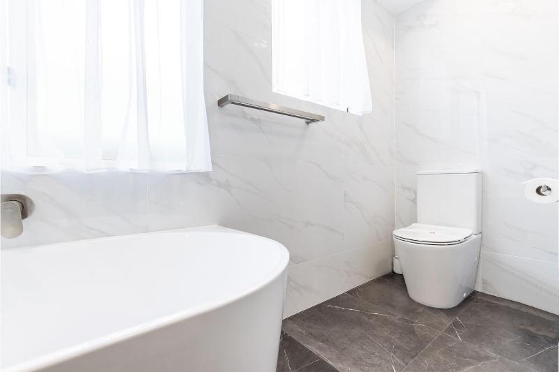 The Bay House 48 Government Road Shoal Bay Ducted air conditioning 5 bedroom holiday home with Wi Fi Foxtel - image 37