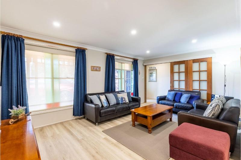 The Bay House 48 Government Road Shoal Bay Ducted air conditioning 5 bedroom holiday home with Wi Fi Foxtel - image 9