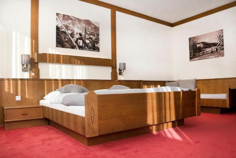 Triple Room with Balcony image 4