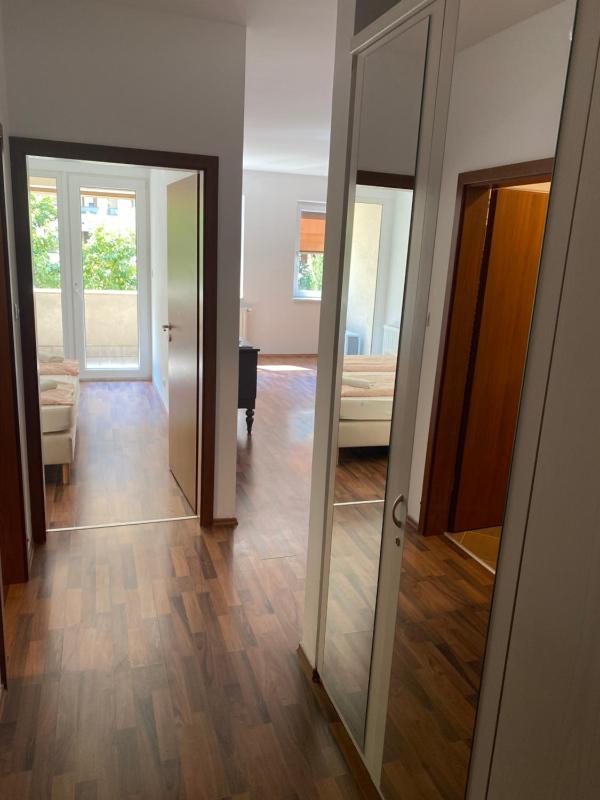 Superior One-Bedroom Apartment image 3