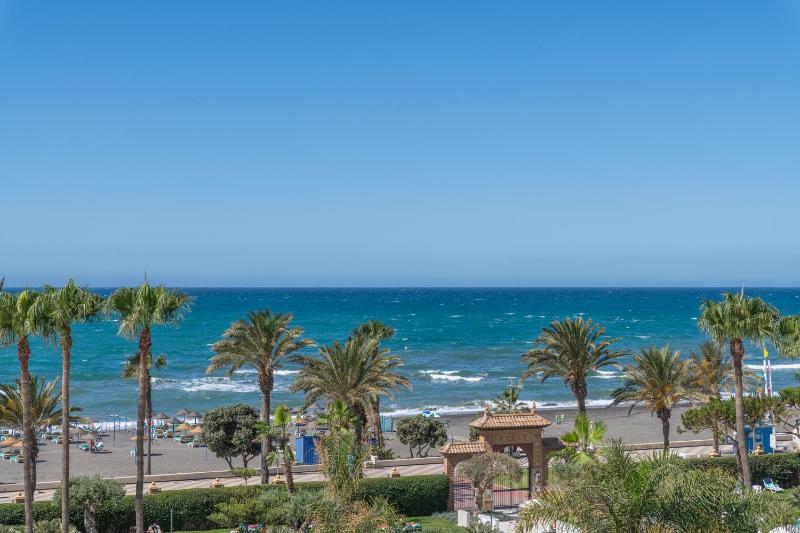 Iberostar Waves Málaga Playa - image 22