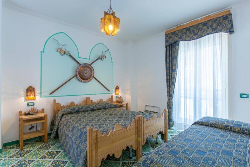 Triple Room with Balcony image 3
