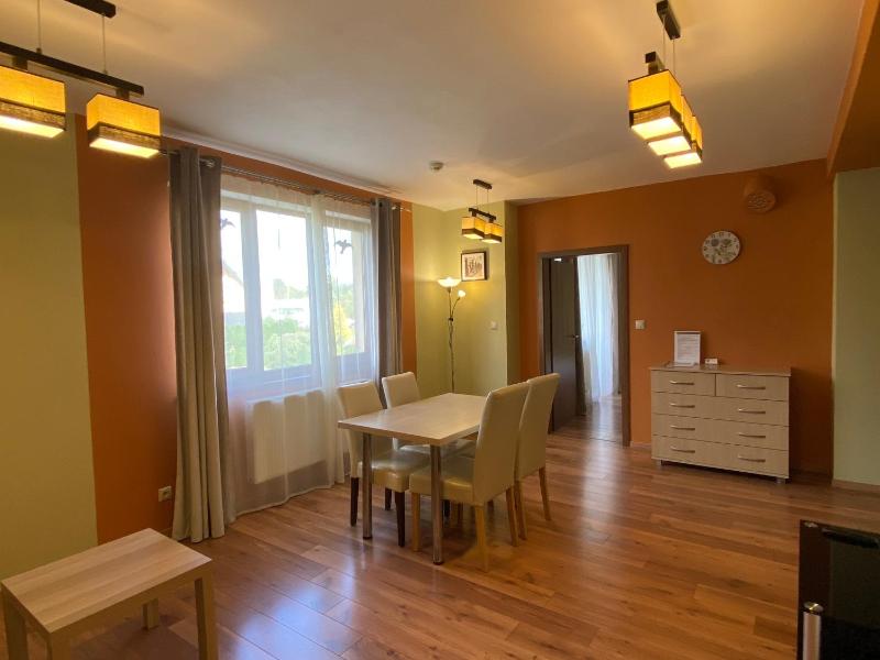  One-Bedroom Apartment with Balcony and Mountain View image 3