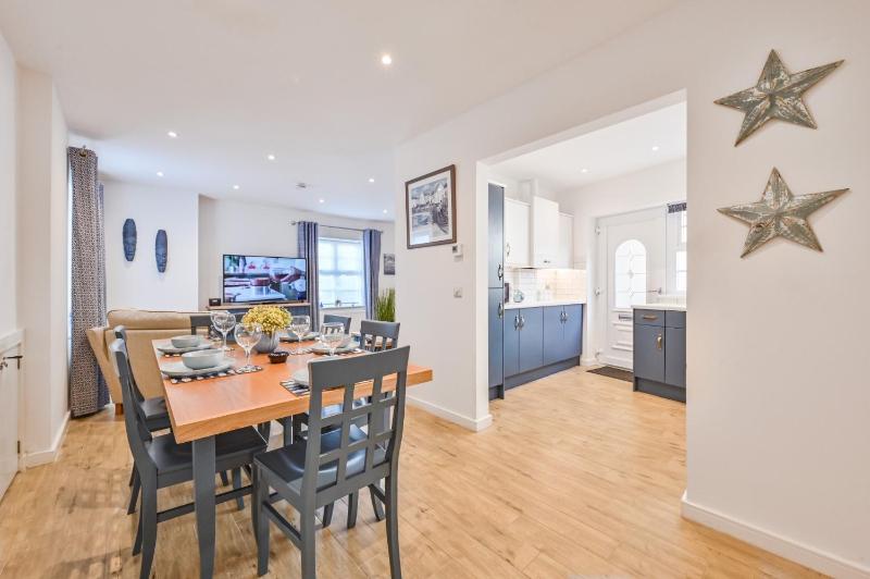 No2 Ellington Court Apartment - image 18