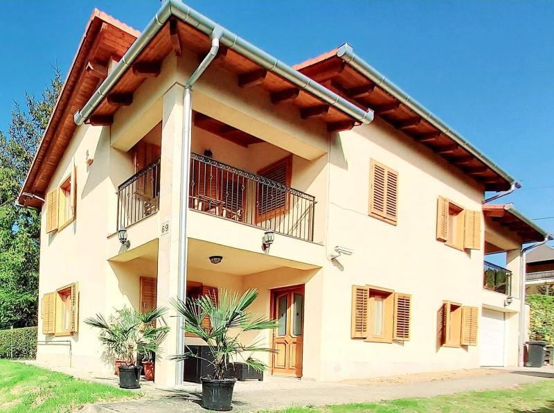 Apartment with Garden View image 2