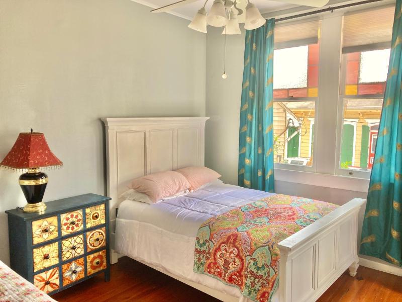 Triple Room with Shared Bathroom image 2