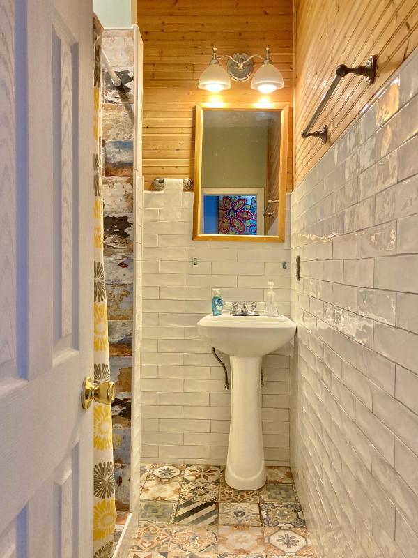 Double Room with Ensuite Bathroom image 2