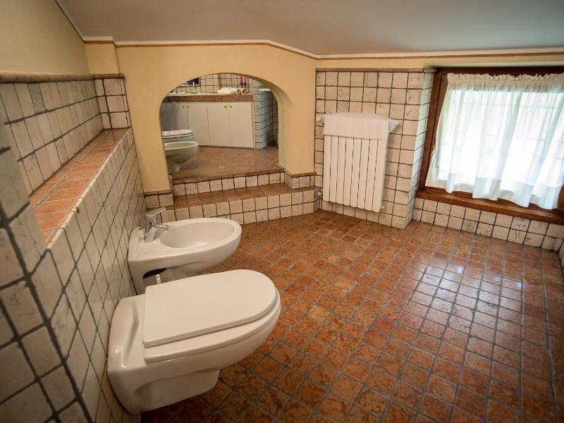 Single Room image 3
