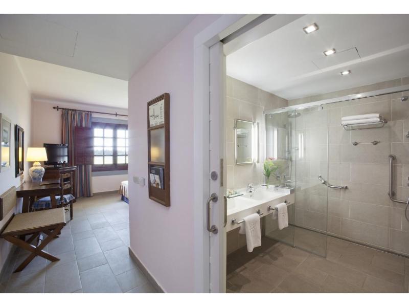 Superior Double Room image 2