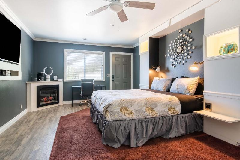 Big Bear Spa Suites - image 10