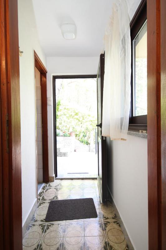 Zero-Bedroom Studio with Terrace image 2