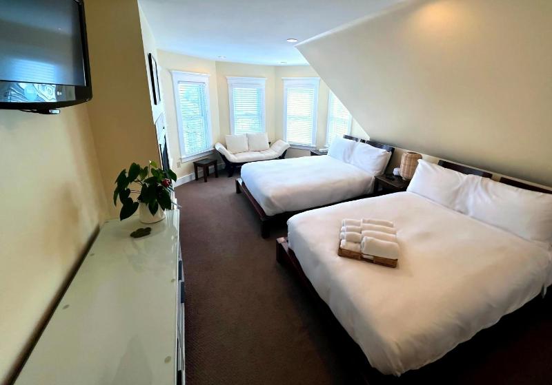 Double Room with Two Double Beds and Fireplace image 1