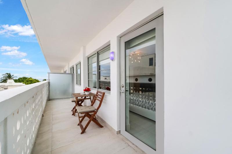 Strand Ocean Drive Suites - image 15