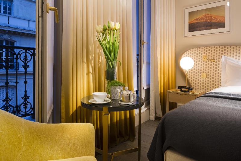 Deluxe Room image 2