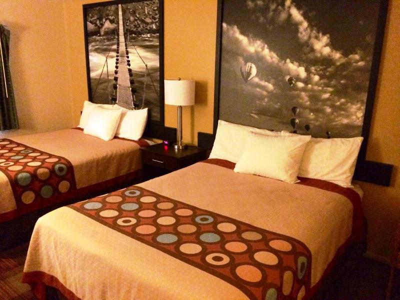 Double Room with Two Double Beds - Smoking image 2