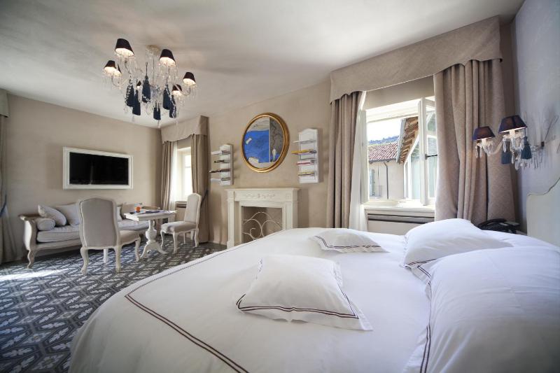 Junior Suite with Steam Bath image 2