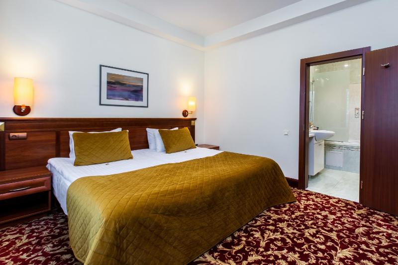 Superior Double or Twin Room image 3