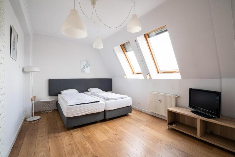 Studio with Terrace image 1