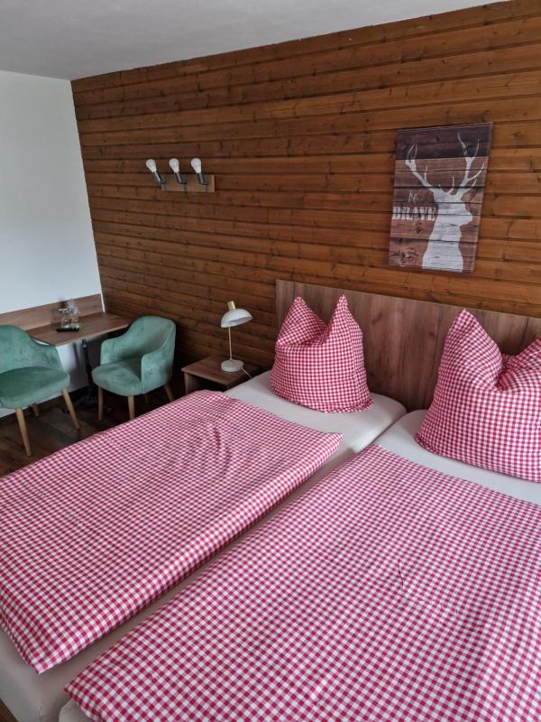Double Room image 3