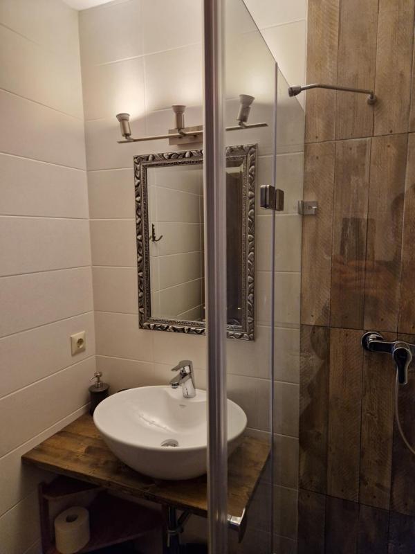 Standard Family Room image 1