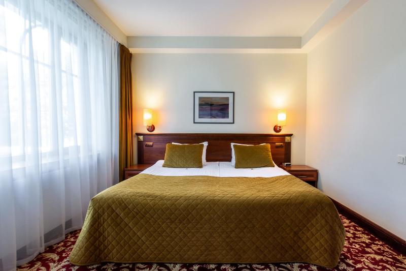 Double or Twin Room with Sauna and Jacuzzi access image 1