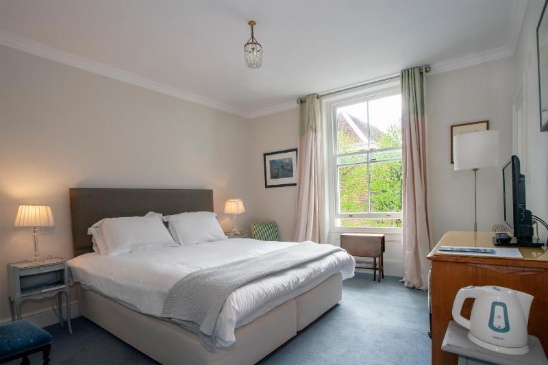 Double Room with Private Bathroom image 3