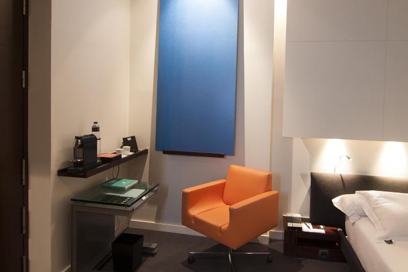 Standard Double Room image 3