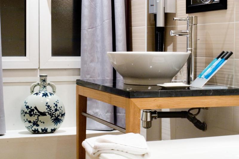 Comfort Room image 2