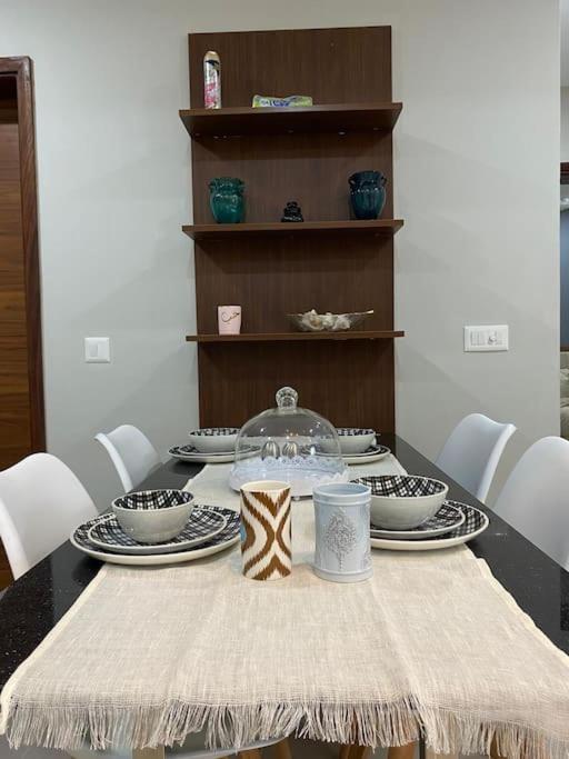 Modern 2-bedroom unit with pool and beach access - image 11