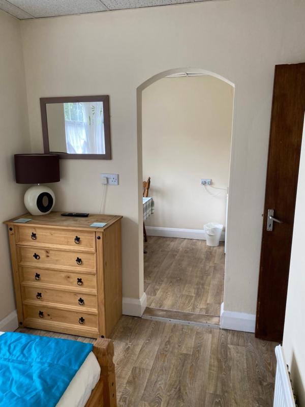 Large Double Room image 4