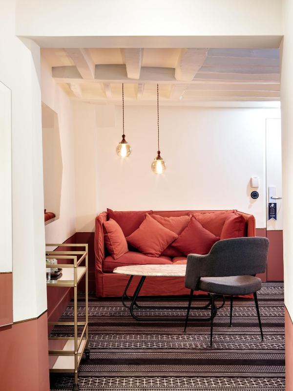 Family Room image 1