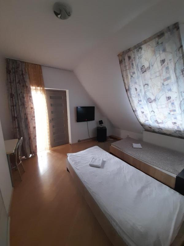 Double Room with Private Bathroom image 1