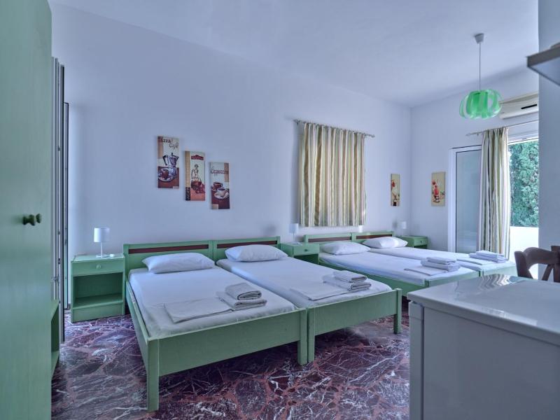 Quadruple Room image 1
