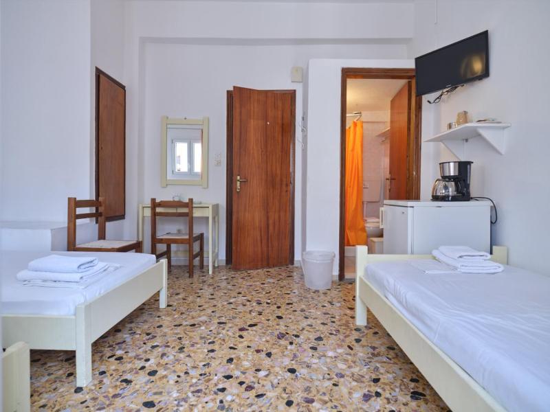 Triple Room image 2