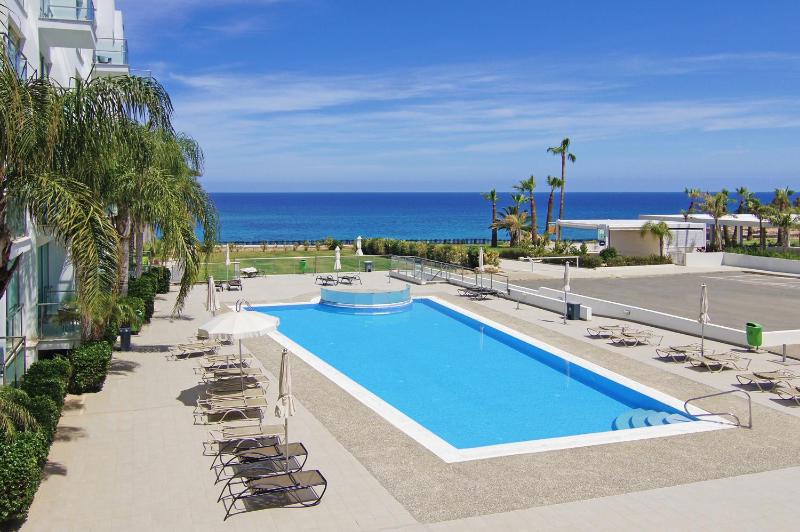 DIANA - Coralli Beachfront Apartment - image 16