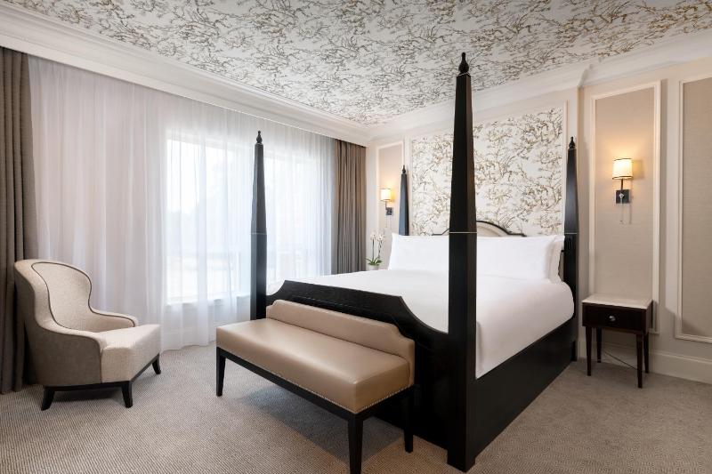 Fairmont One Bedroom King Suite image 1