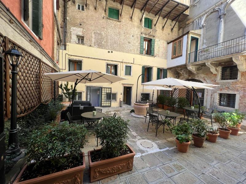 Corte del Doge di Rialto - image 5
