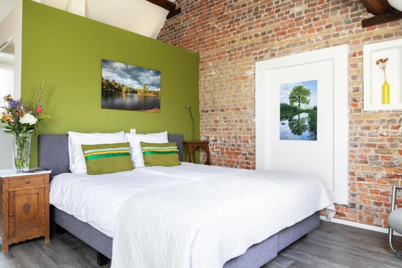 Double Room image 1