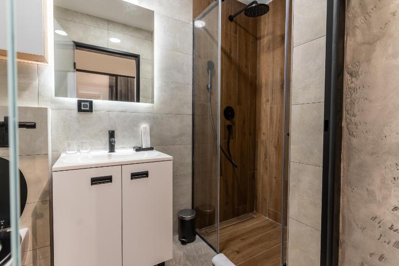 Silver Luxury Suites - image 13