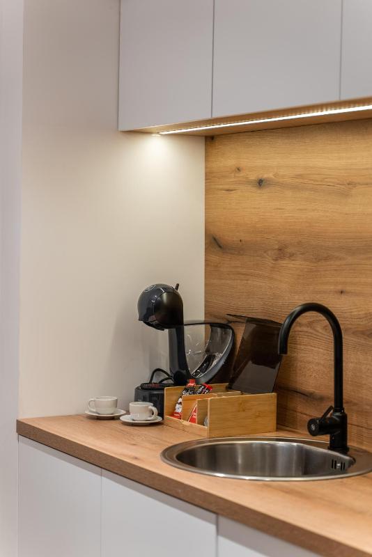 Silver Luxury Suites - image 9